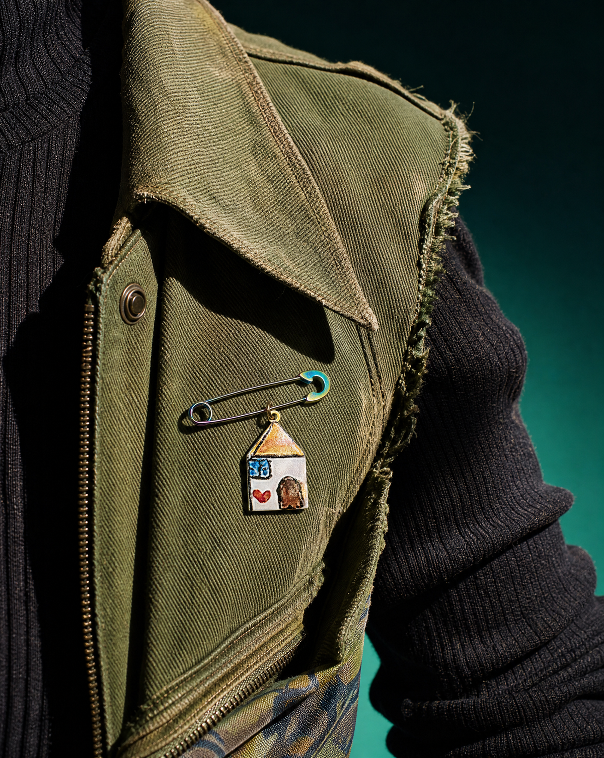 CHEZ MOI, broche maison émaillée peinte à la main – MAD ABOUT