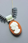 CAMÉE, collier vintage en jaspe, jade et verre – MAD ABOUT