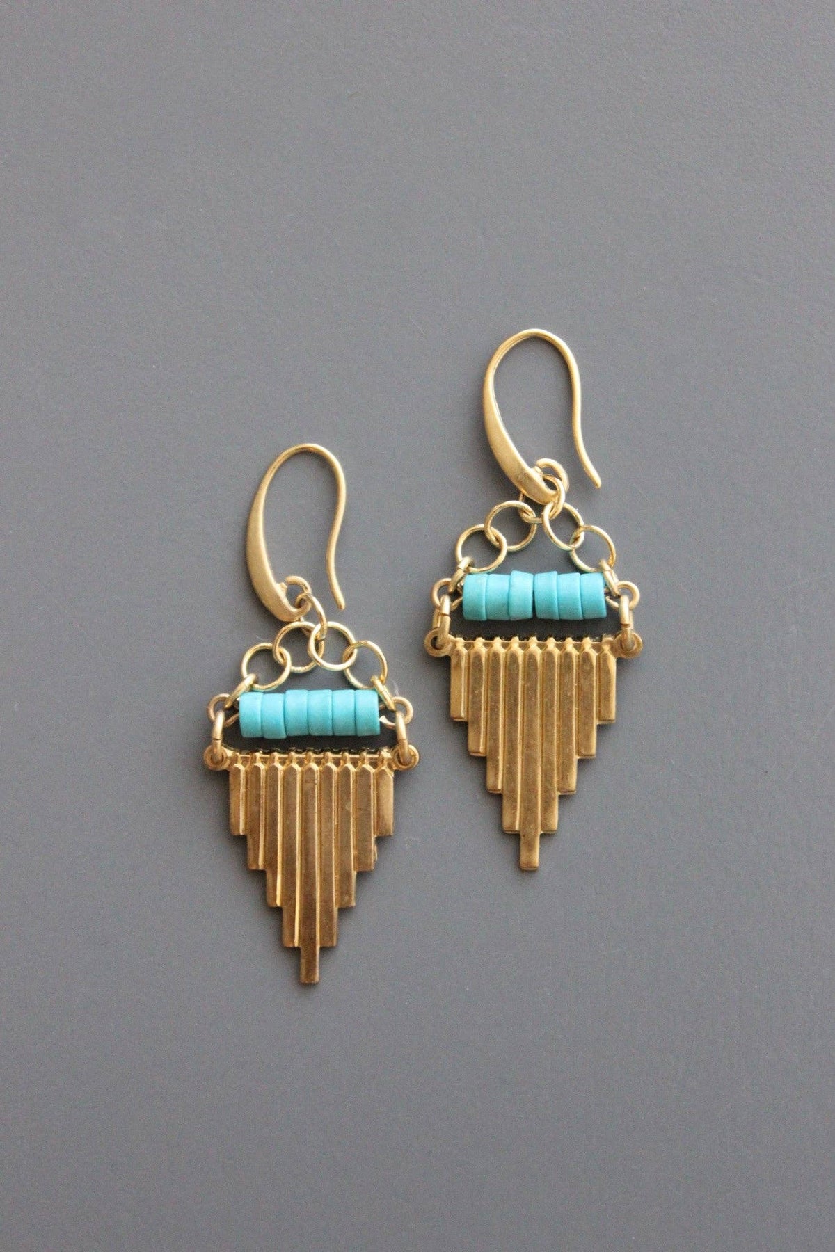 SAUGE, boucles d’oreilles en magnésite et laiton doré – MAD ABOUT