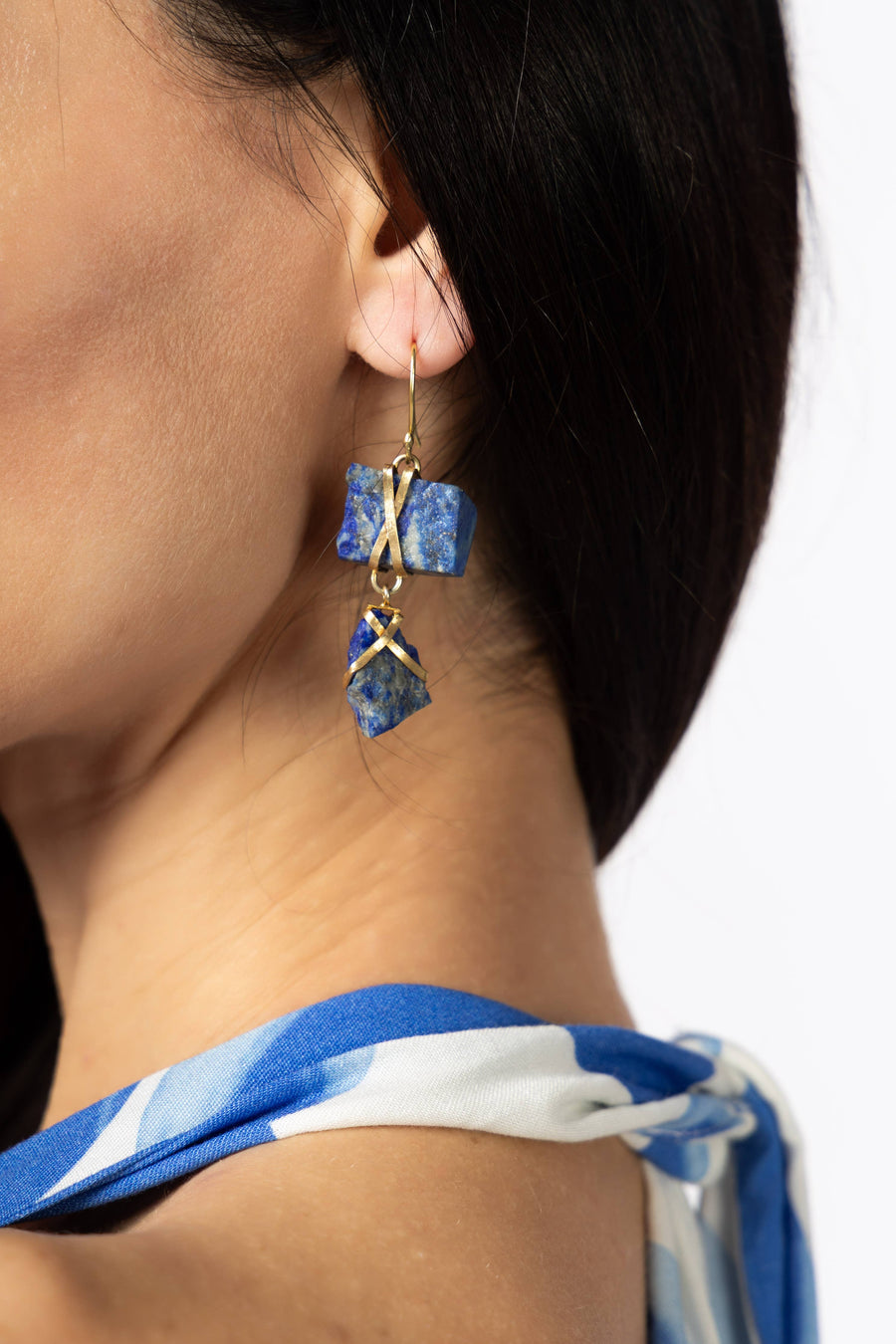 Boucles d’oreilles organiques à étages — Lapis et or