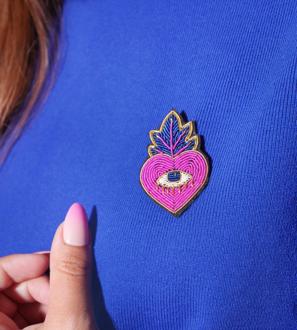 EX VOTO PINK, broche brodée – vue 3