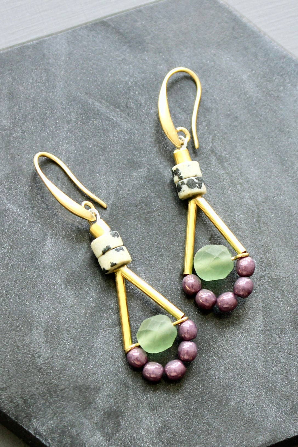 VIOLET D’EAU, boucles d’oreilles mini en jaspe et verre – MAD ABOUT