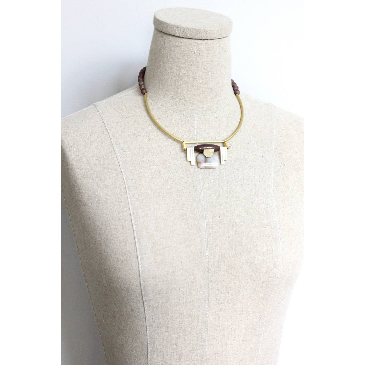 Collier GRENAT en verre, jaspe et agate, photographie fournisseur 2