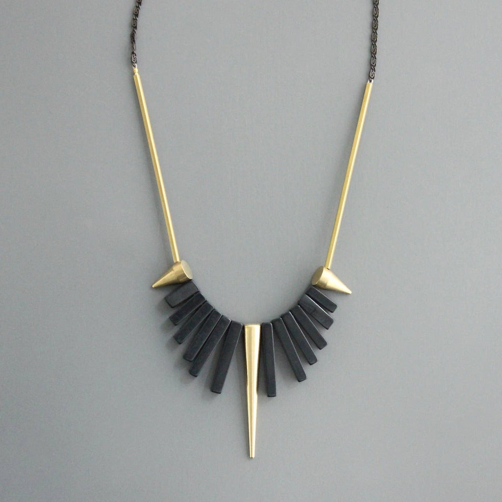 Collier ONYX en agate noire et laiton, photographie fournisseur 4